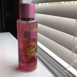 VS Heat Rave fragrance mist
